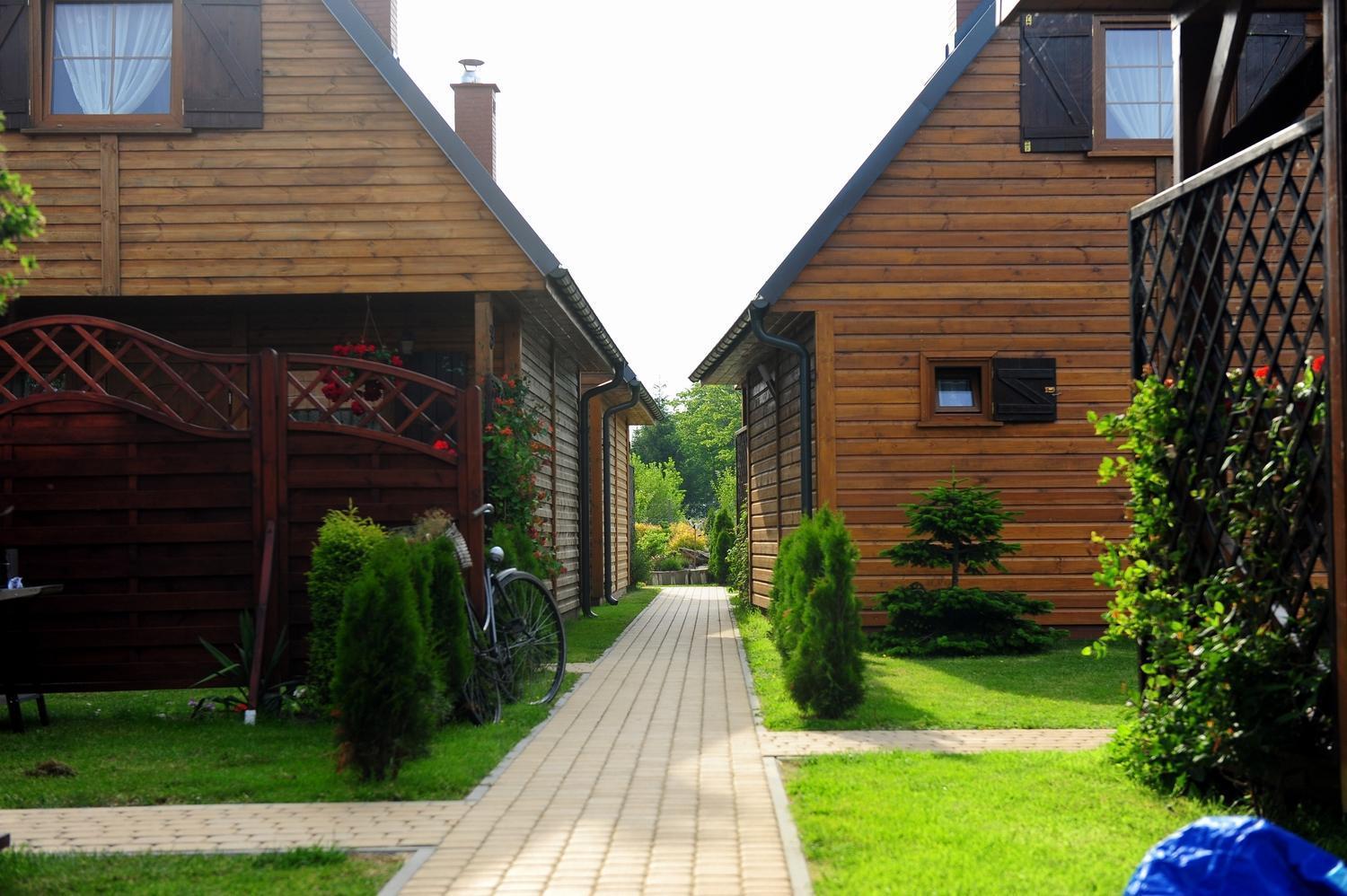 Caloroczne Domki Nad Morzem I Jeziorem Jezierzany Extérieur photo