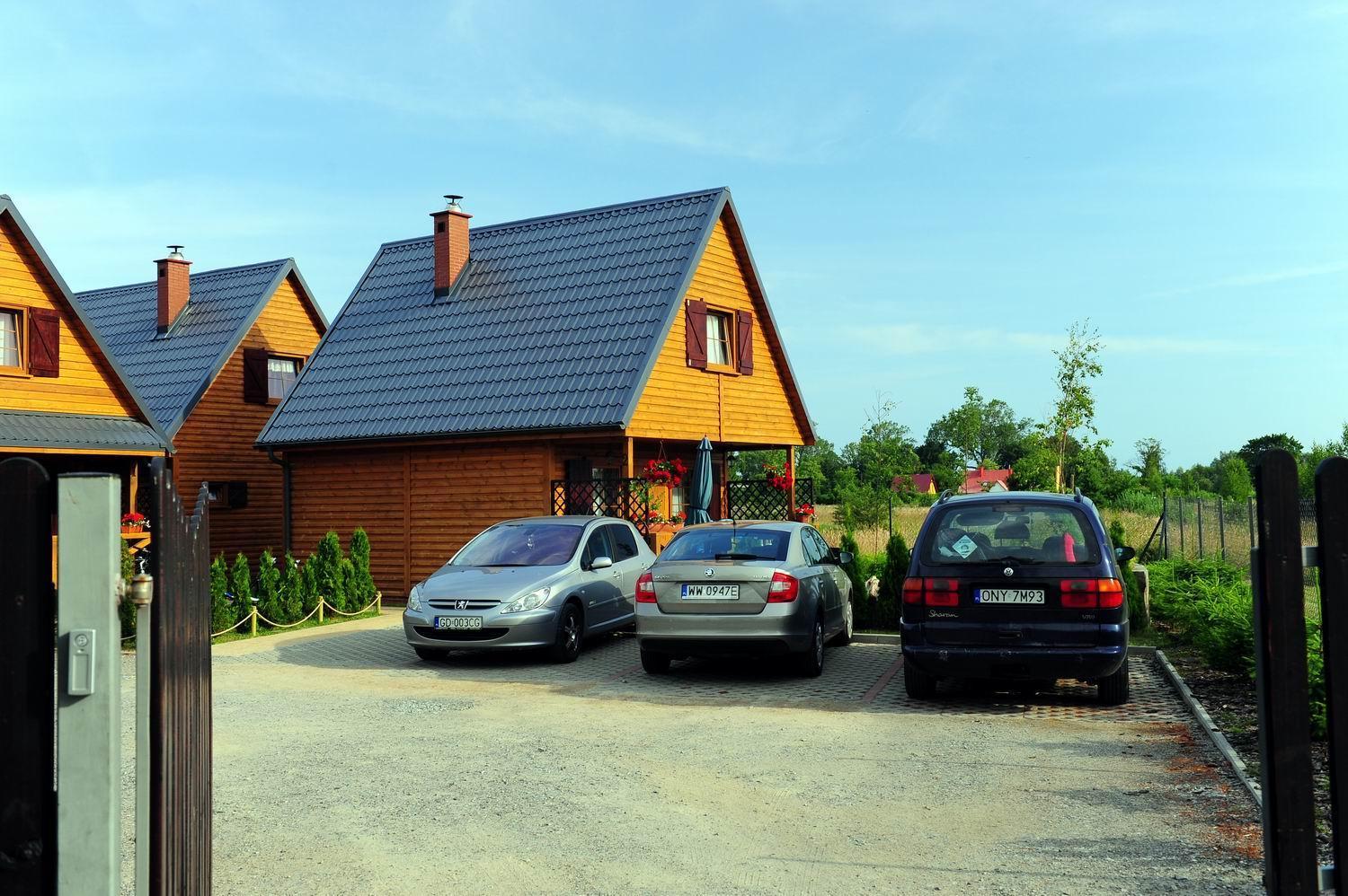 Caloroczne Domki Nad Morzem I Jeziorem Jezierzany Extérieur photo